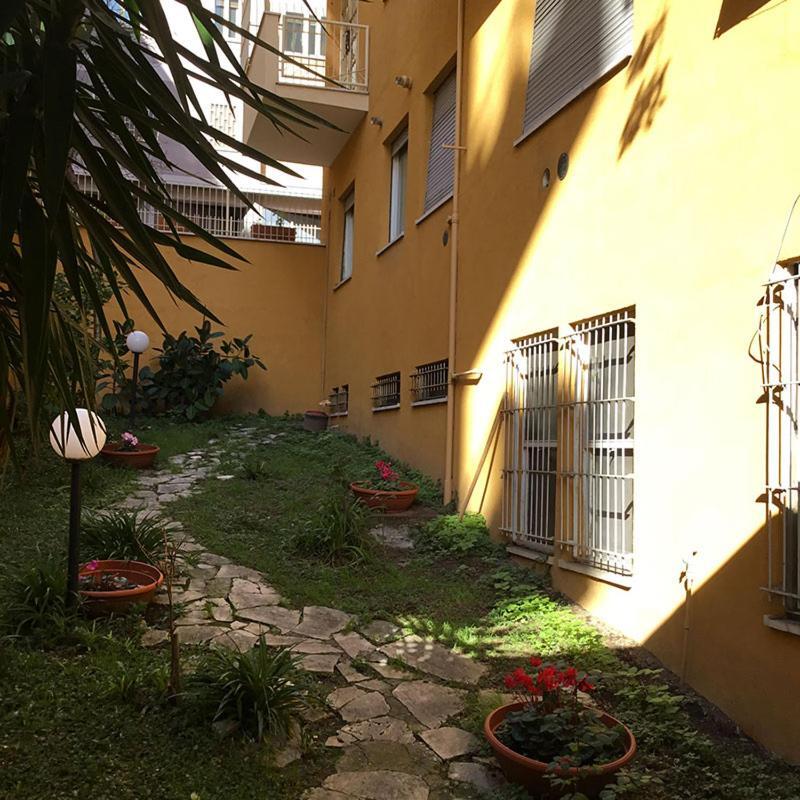 Ale&Andrea Apartments Blu & Lilla Rome Bagian luar foto