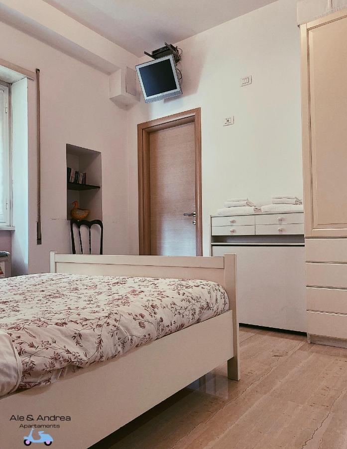 Ale&Andrea Apartments Blu & Lilla Rome Bagian luar foto