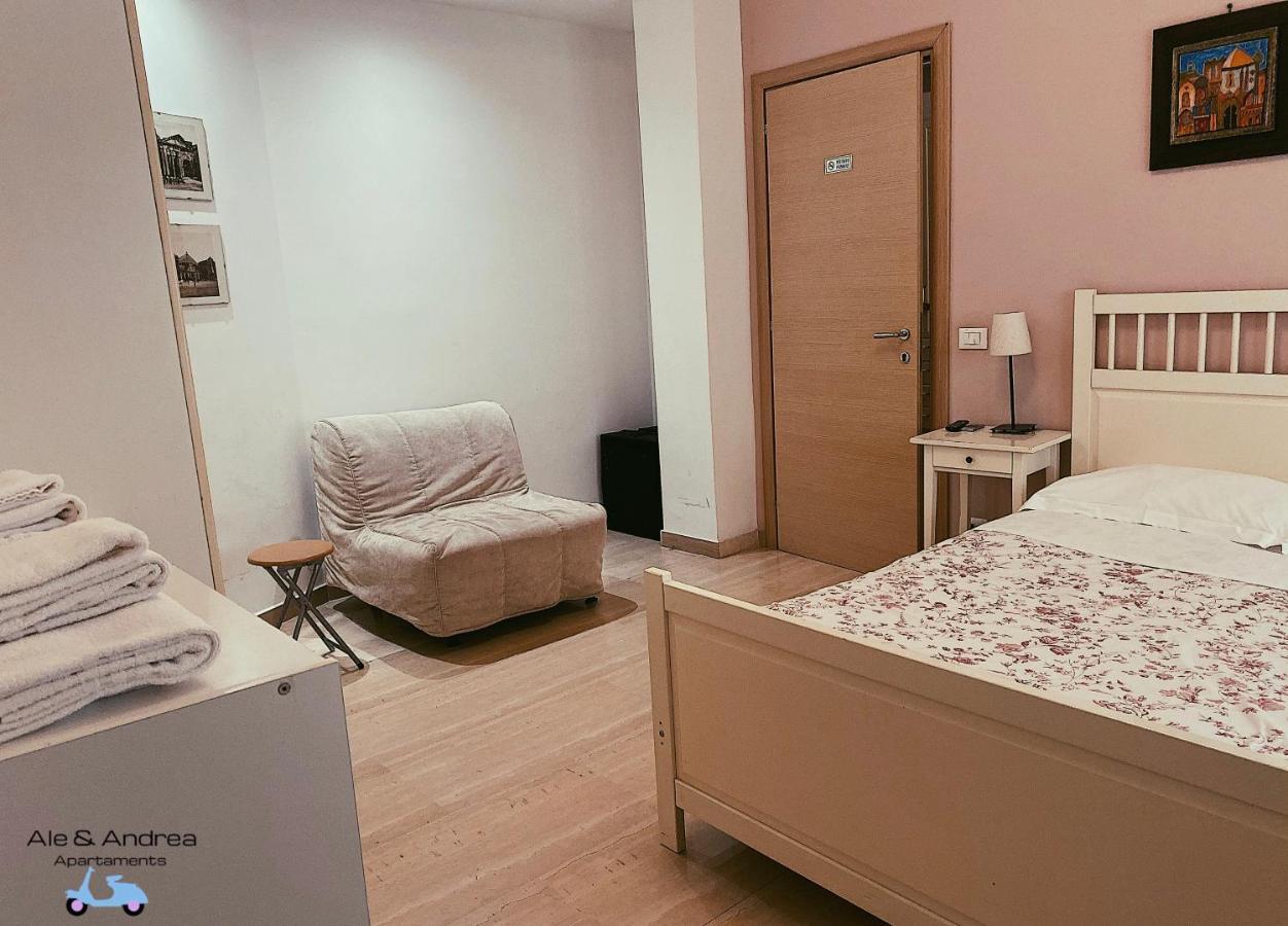 Ale&Andrea Apartments Blu & Lilla Rome Bagian luar foto